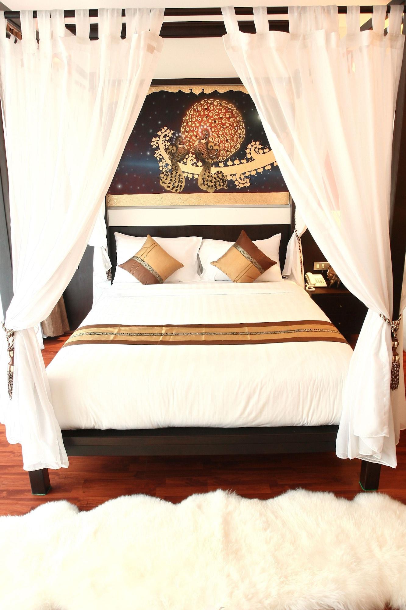 Mirth Sathorn Hotel Banguecoque Exterior foto