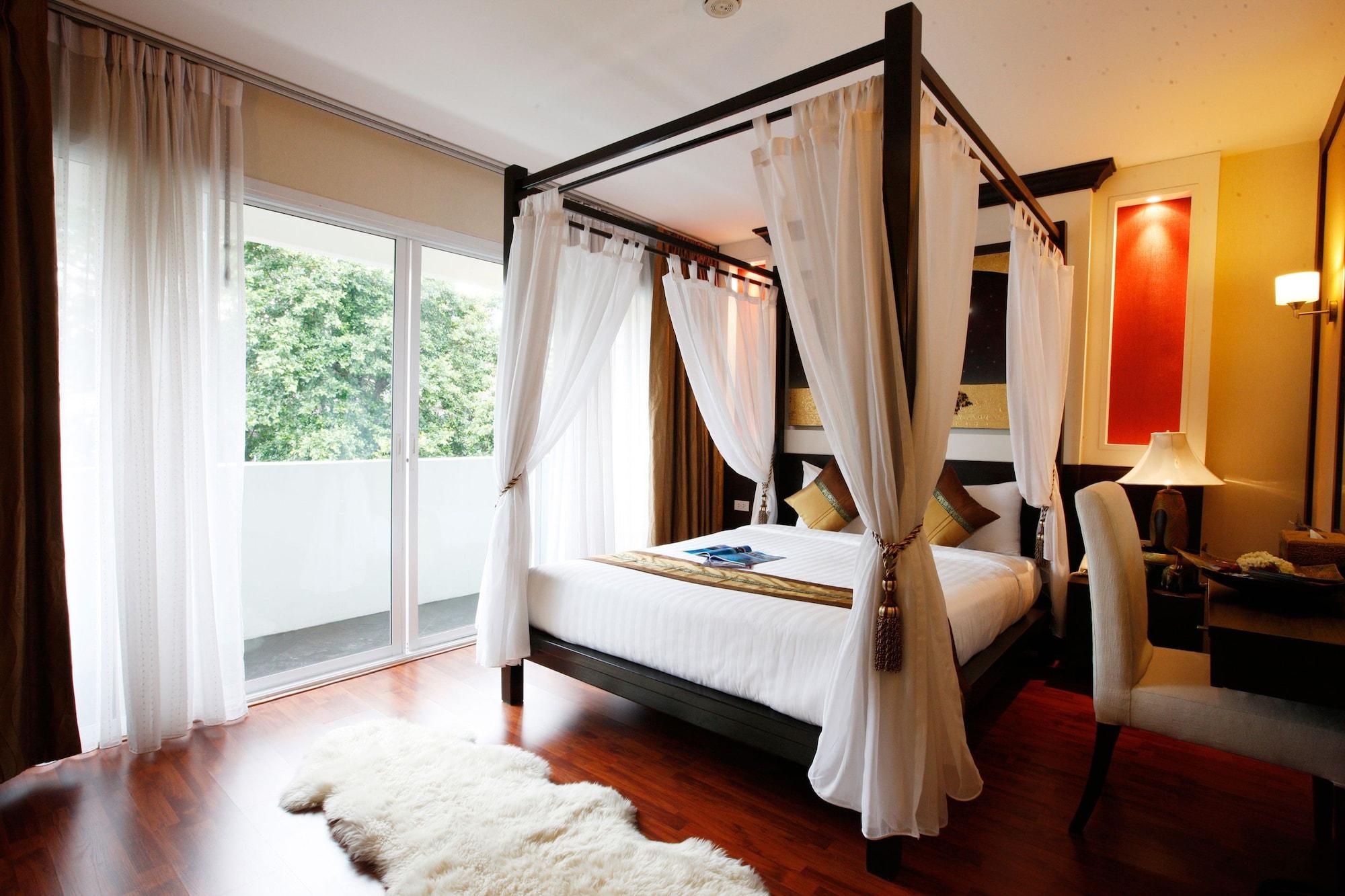 Mirth Sathorn Hotel Banguecoque Exterior foto