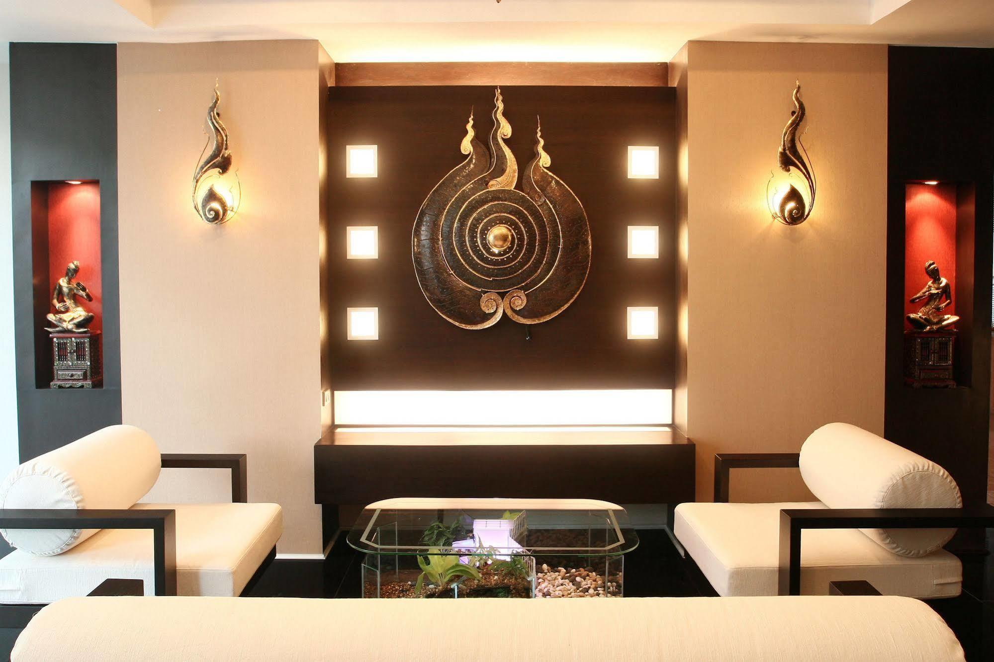 Mirth Sathorn Hotel Banguecoque Exterior foto